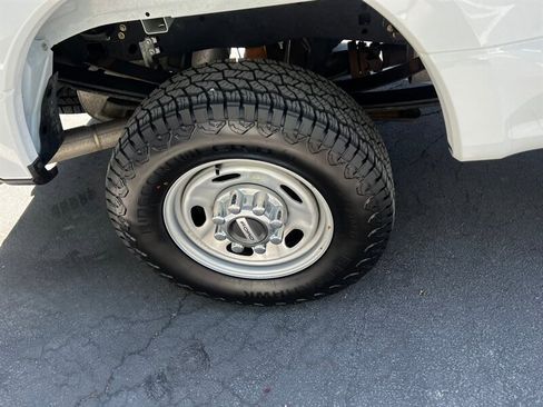 Used 2022 Ford F350 XL w/ Power Equipment Group AWD/4WD image 12