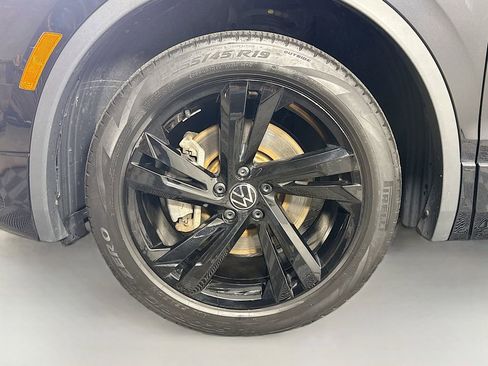 Used 2023 Volkswagen Tiguan SE R-Line AWD/4WD image 29
