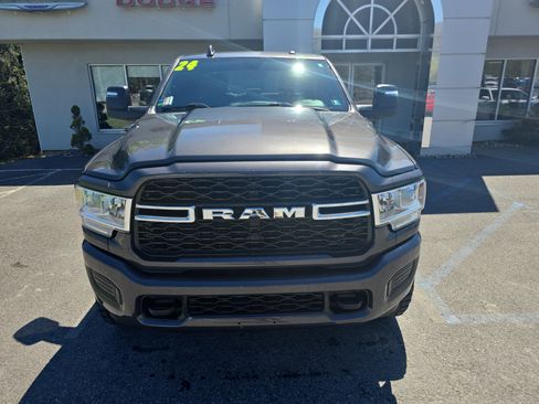 Used 2024 RAM 3500 Tradesman w/ Chrome Appearance Group AWD/4WD image 8