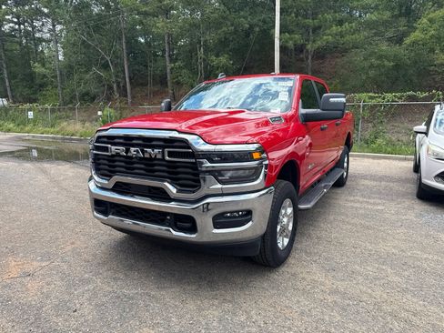 Used 2026 RAM 2500 Big Horn AWD/4WD image 3