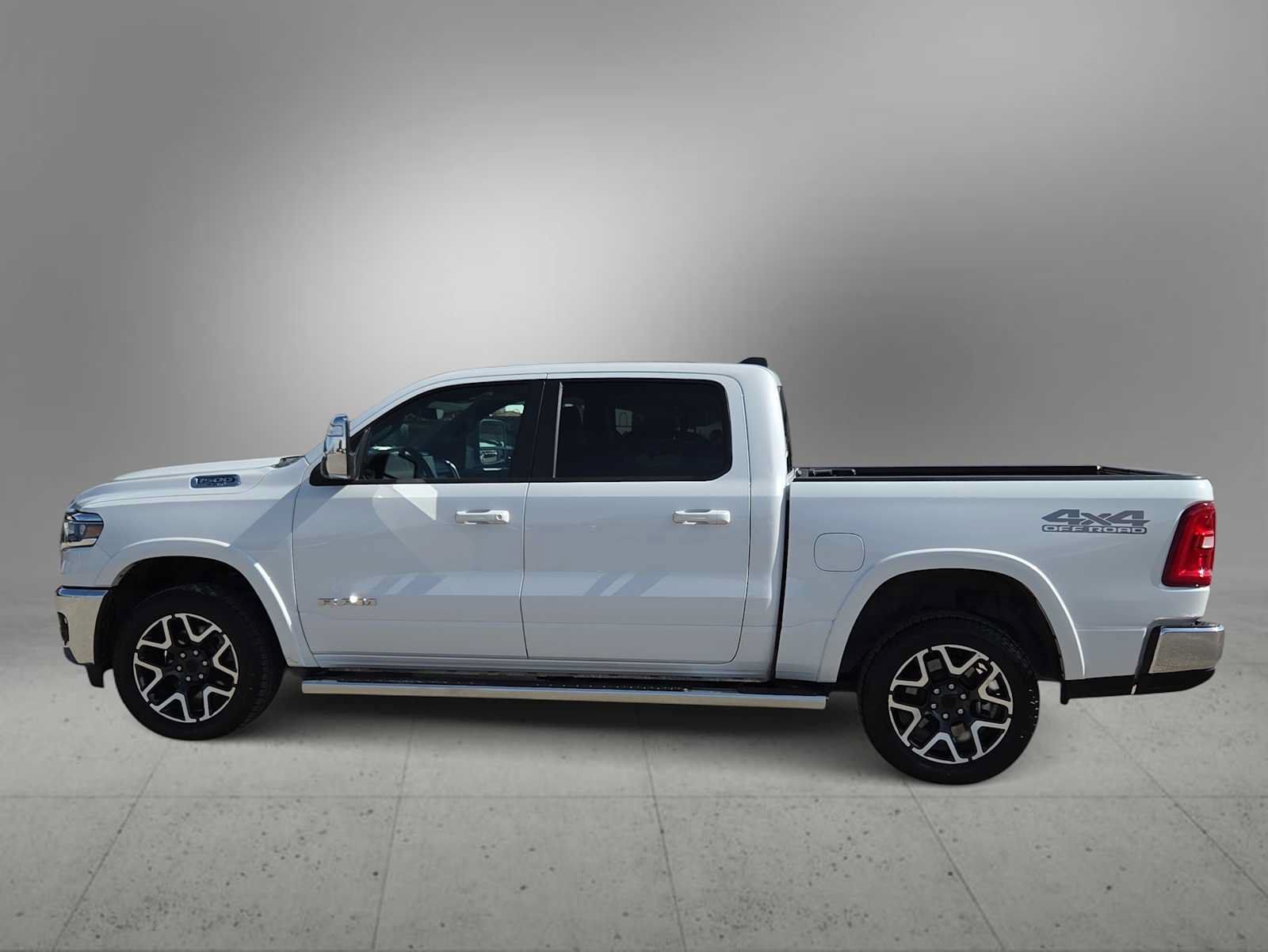 Used 2025 RAM 1500 Laramie w/ Trailer Tow Group AWD/4WD image 5