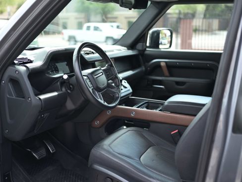 Used 2021 Land Rover Defender 90 X image 7