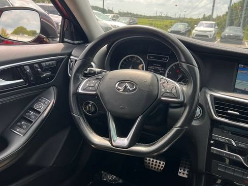 Used 2018 INFINITI QX30 Sport FWD image 18