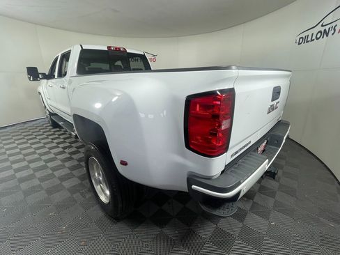 Used 2017 GMC Sierra 3500 Denali w/ Duramax Plus Package image 4