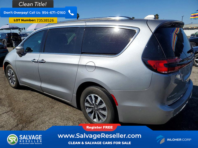 Used 2021 Chrysler Pacifica Touring-L w/ Premium & Safety Sphere Group FWD image 3