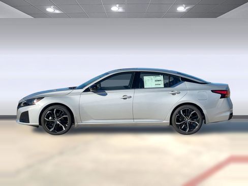 New 2025 Nissan Altima 2.5 SR w/ SR Premium Package image 2