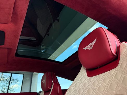 Used 2022 Bentley Continental GT image 39