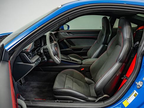 Certified 2025 Porsche 911 Carrera 4 GTS AWD/4WD image 5