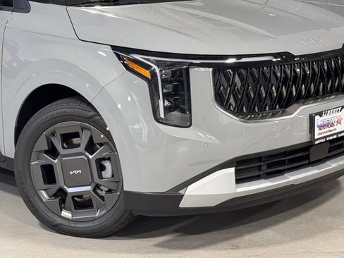 New 2026 Kia Carnival EX image 3