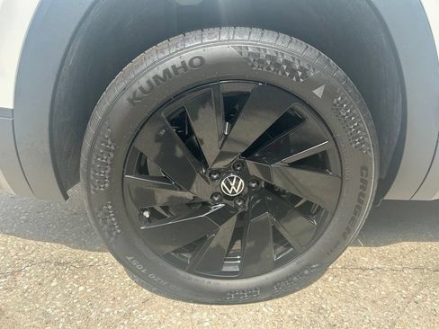 New 2026 Volkswagen Atlas SE FWD image 25