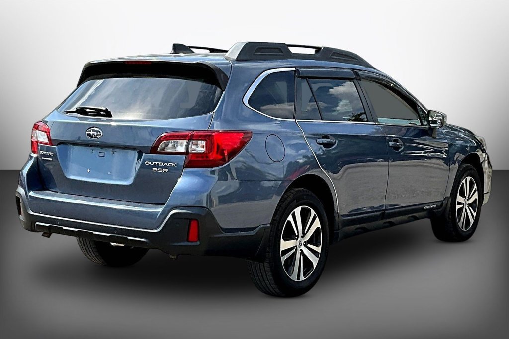 Used 2018 Subaru Outback 3.6R Limited AWD/4WD image 6