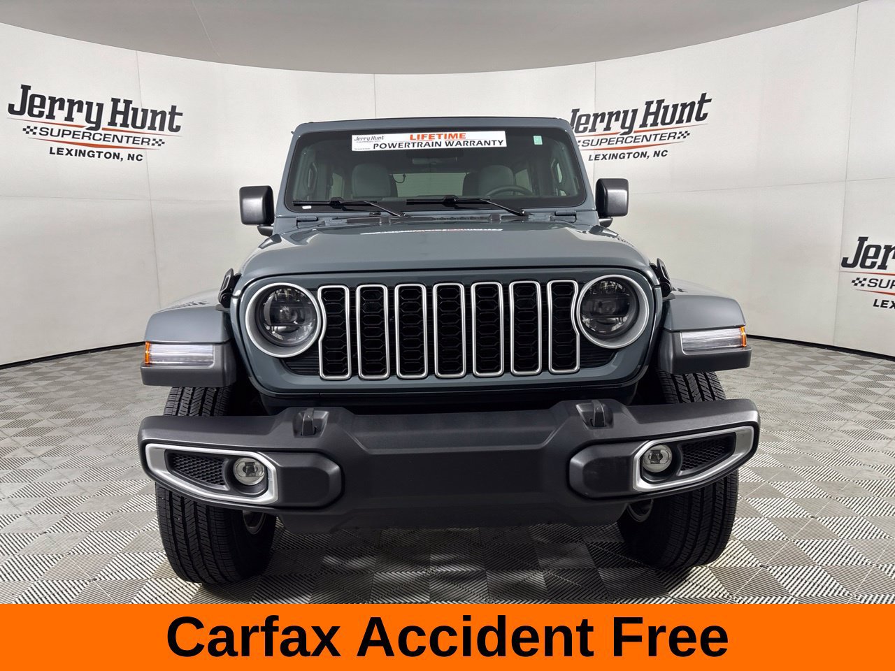 Used 2026 Jeep Wrangler Unlimited Sahara AWD/4WD image 3