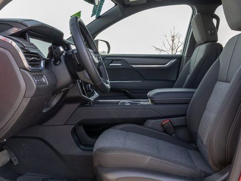 Used 2025 GMC Acadia Elevation image 6