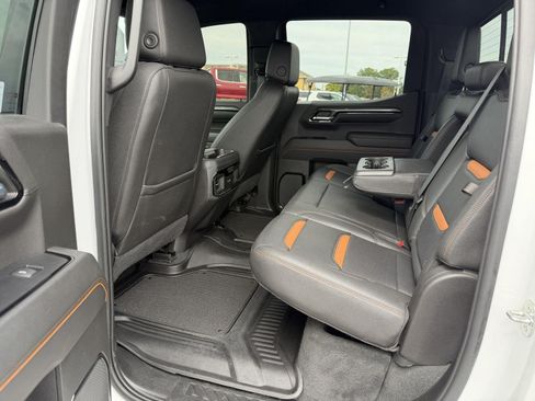 Used 2022 GMC Sierra 1500 AT4 w/ AT4 Premium Package AWD/4WD image 12