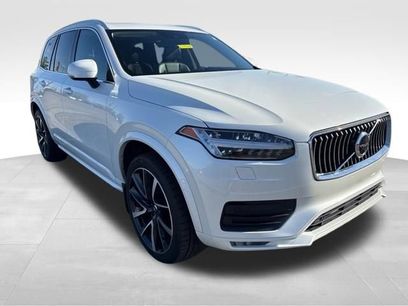 Used 2021 Volvo XC90 T6 Momentum w/ Advanced Package