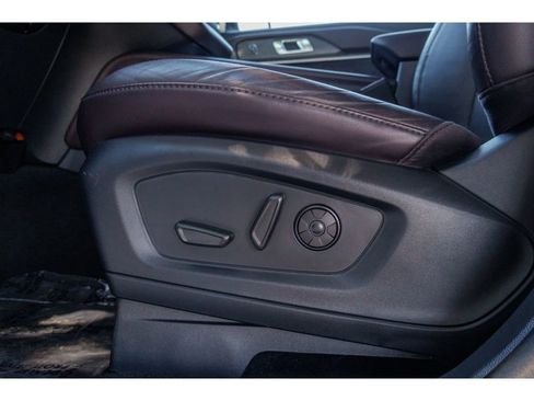 Used 2025 Ford Explorer Platinum w/ LUX Leather Package AWD/4WD image 18