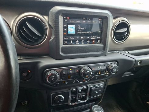 Used 2019 Jeep Wrangler Unlimited Sport S AWD/4WD image 17