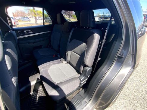 Used 2018 Ford Explorer XLT w/ Equipment Group 201A image 21