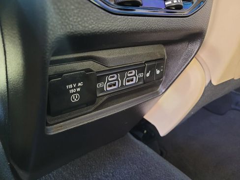 Used 2022 Jeep Grand Cherokee Limited AWD/4WD image 16
