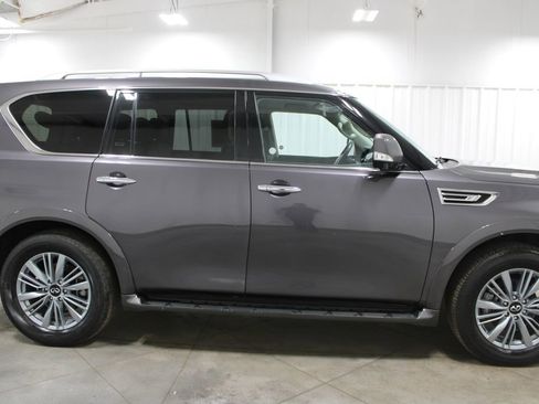 Used 2024 INFINITI QX80 Luxe image 11