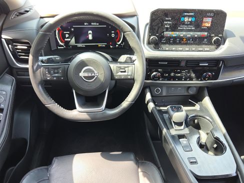 Used 2023 Nissan Rogue Platinum w/ Platinum Premium Package FWD image 11