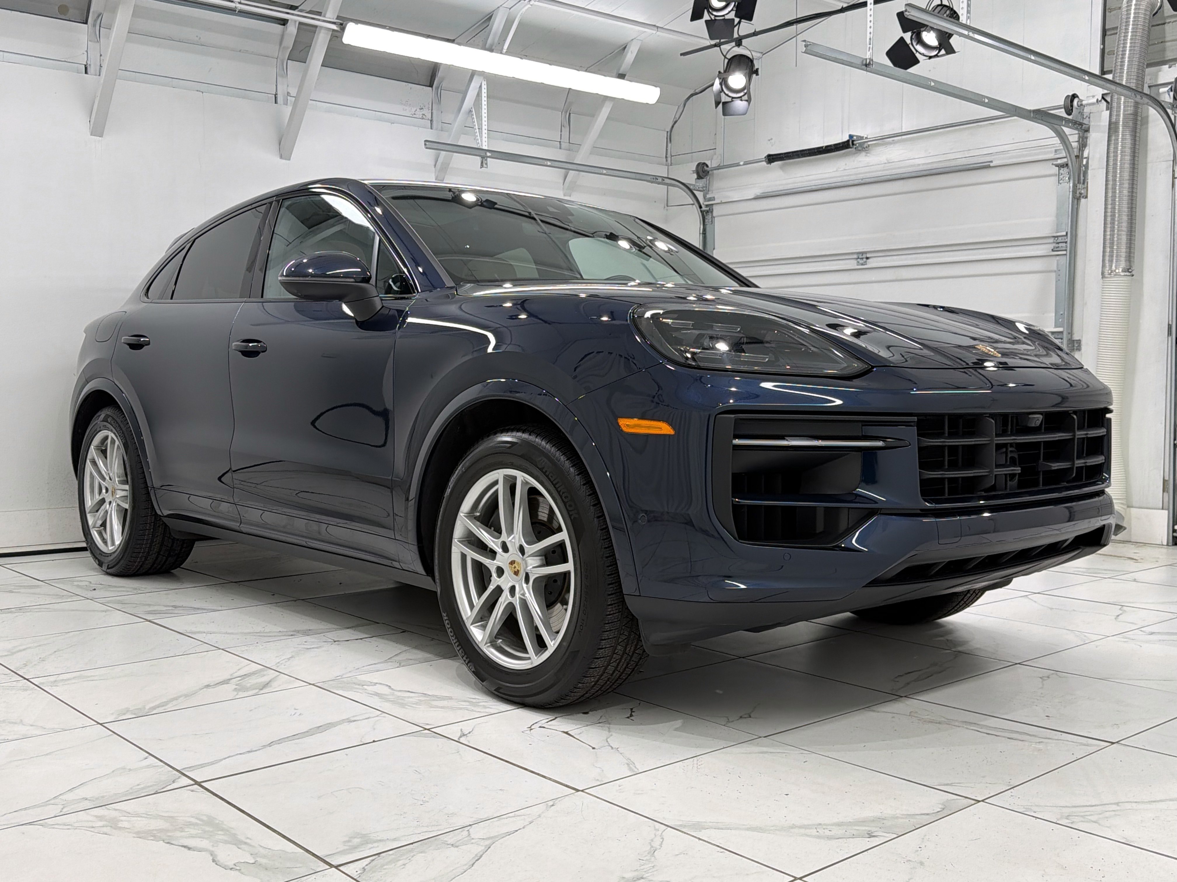 Certified 2024 Porsche Cayenne Coupe AWD/4WD image 9