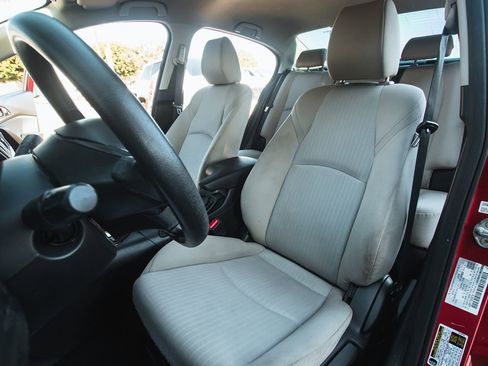 Used 2016 MAZDA MAZDA3 i Sport image 9