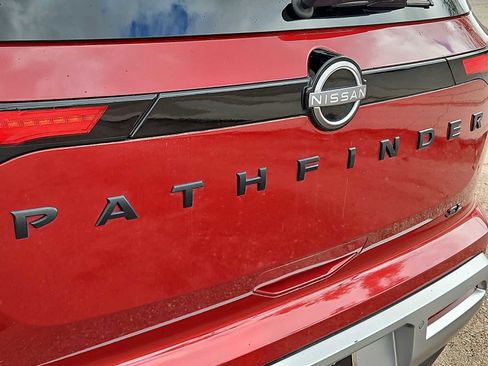 Used 2022 Nissan Pathfinder SL w/ SL Black Package image 13