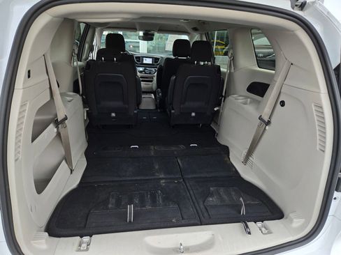 Used 2023 Chrysler Voyager LX FWD image 24