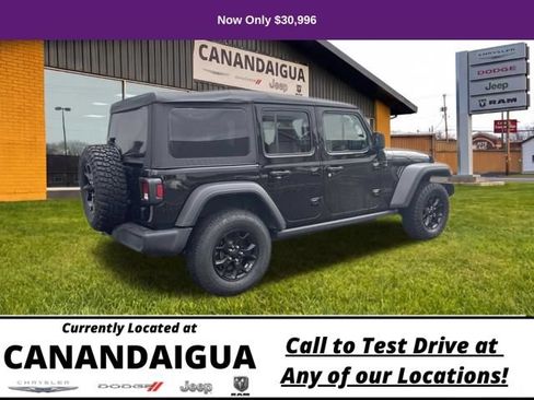 Used 2022 Jeep Wrangler Unlimited Sport AWD/4WD image 7