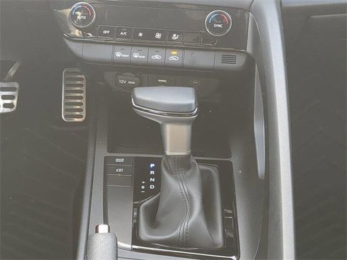 Certified 2025 Hyundai Elantra Sport image 17