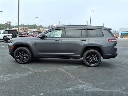 Used 2024 Jeep Grand Cherokee L Altitude image 15