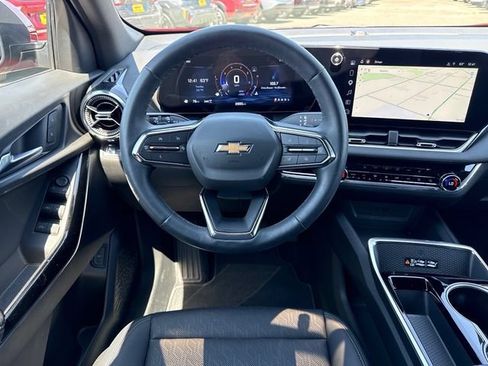 Used 2025 Chevrolet Equinox LT w/ Convenience Package II AWD/4WD image 17