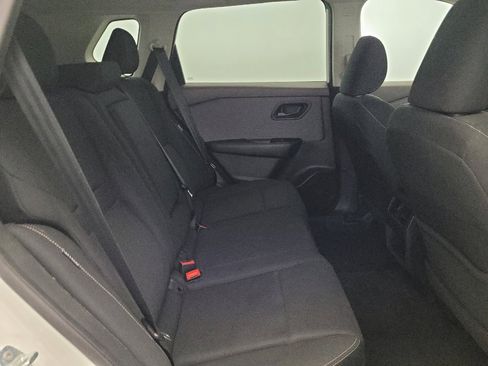 Used 2023 Nissan Rogue S image 19