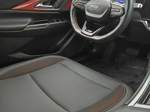 Used 2024 Chevrolet Equinox EV RS FWD image 24