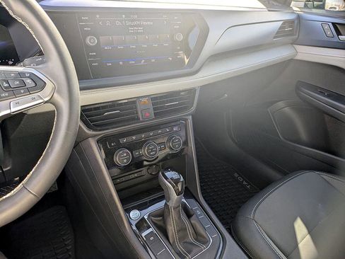 Used 2024 Volkswagen Taos SE image 20