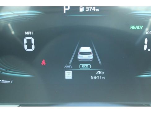 Used 2025 Kia Niro EX Touring image 22