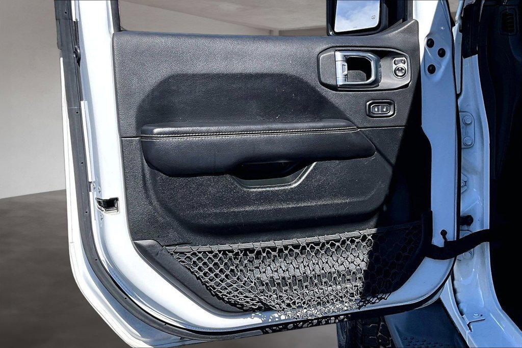 Used 2021 Jeep Wrangler Unlimited Sahara w/ Uconnect 4C Nav & Sound Group AWD/4WD image 23