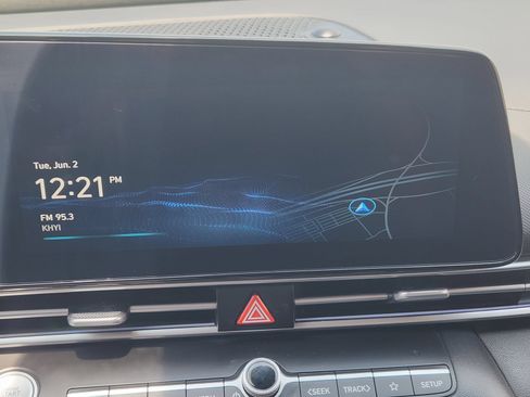 Used 2024 Hyundai Elantra Limited FWD image 20