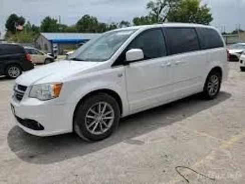 Used 2014 Dodge Grand Caravan SXT w/ Rear Park Assist Package image 1