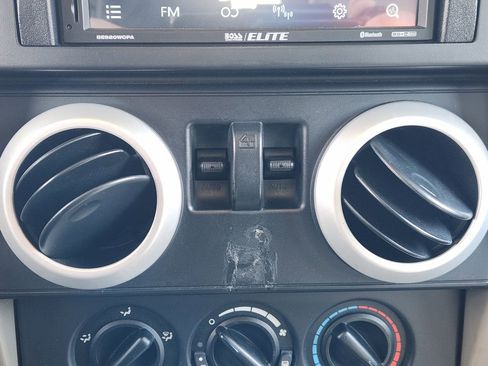 Used 2009 Jeep Wrangler Sahara w/ Dual Top Group image 18