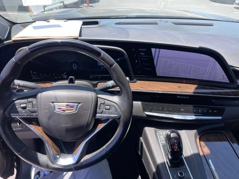 Used 2024 Cadillac Escalade Premium Luxury Platinum AWD/4WD image 7