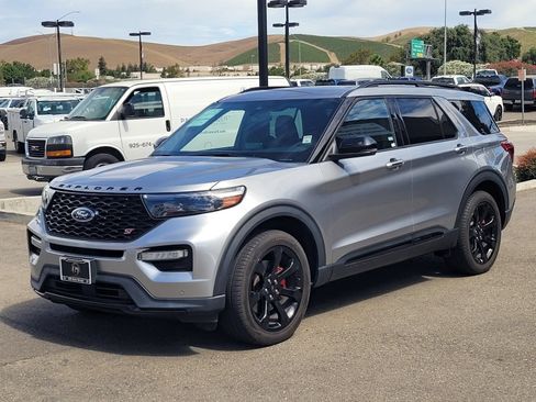 Certified 2024 Ford Explorer ST w/ Equipment Group 401A AWD/4WD image 8