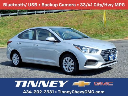 Used 2021 Hyundai Accent SE FWD image 1