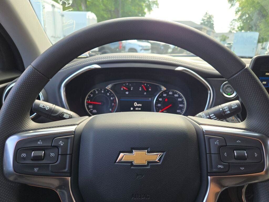 New 2026 Chevrolet Blazer LT w/ Convenience Package FWD image 38