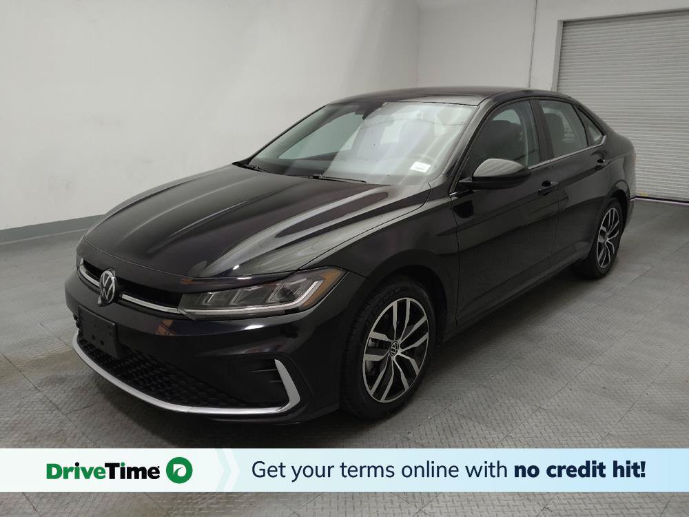Used 2025 Volkswagen Jetta SE FWD image 1