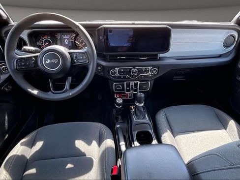 Used 2025 Jeep Wrangler Unlimited Sport AWD/4WD image 13