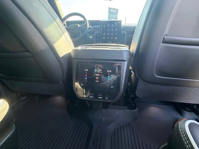 Used 2025 GMC Yukon XL AT4 Ultimate w/ LPO, AT4 Appearance Package AWD/4WD image 8