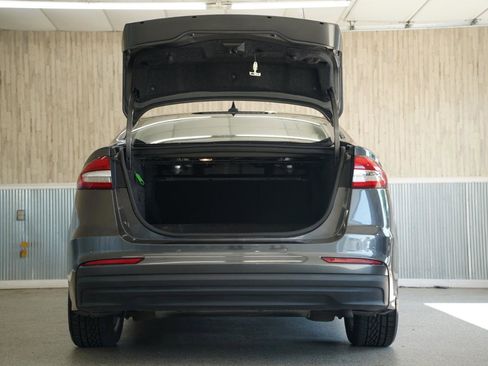 Used 2019 Ford Fusion SEL FWD image 39