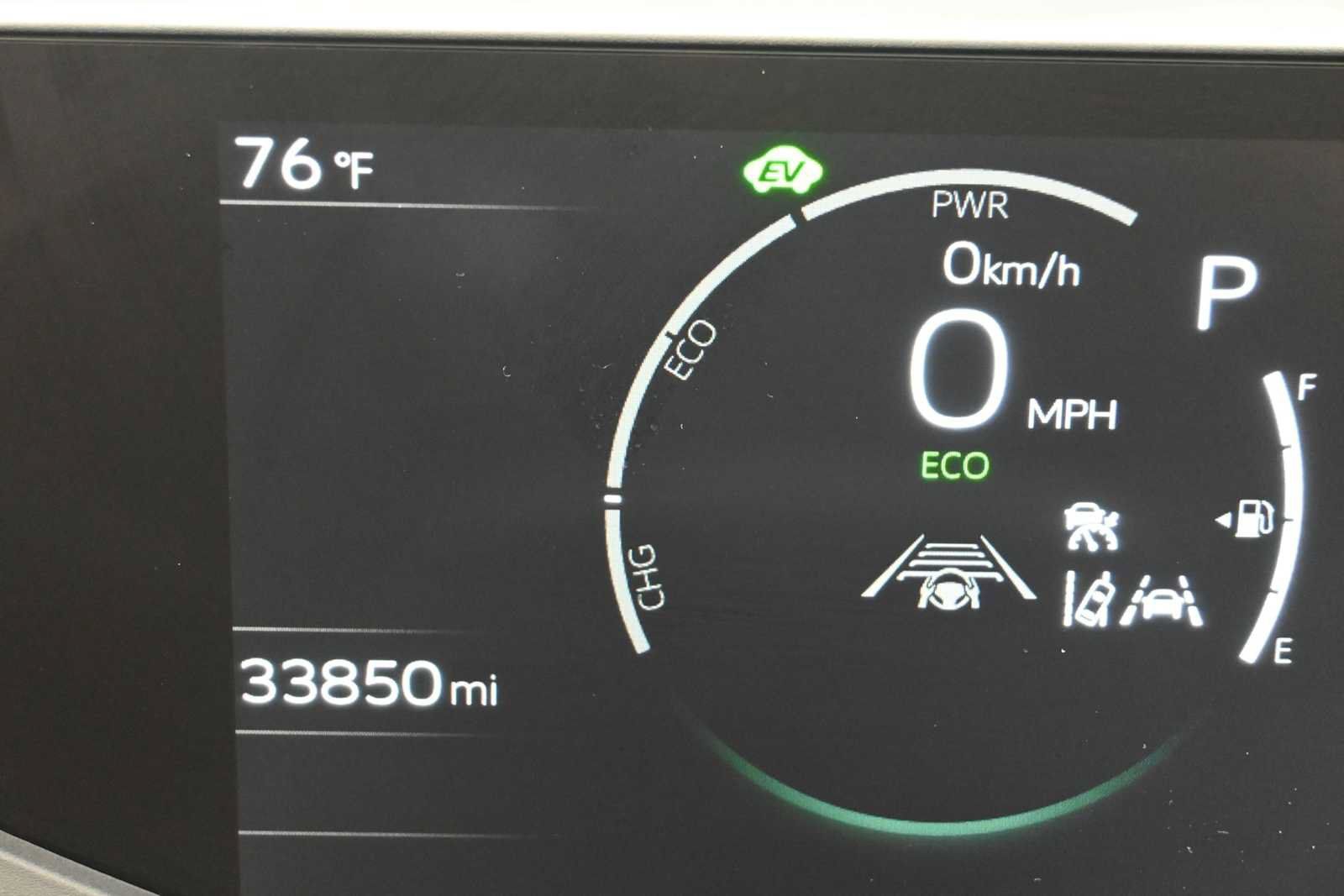 Used 2025 Toyota Prius LE FWD image 16